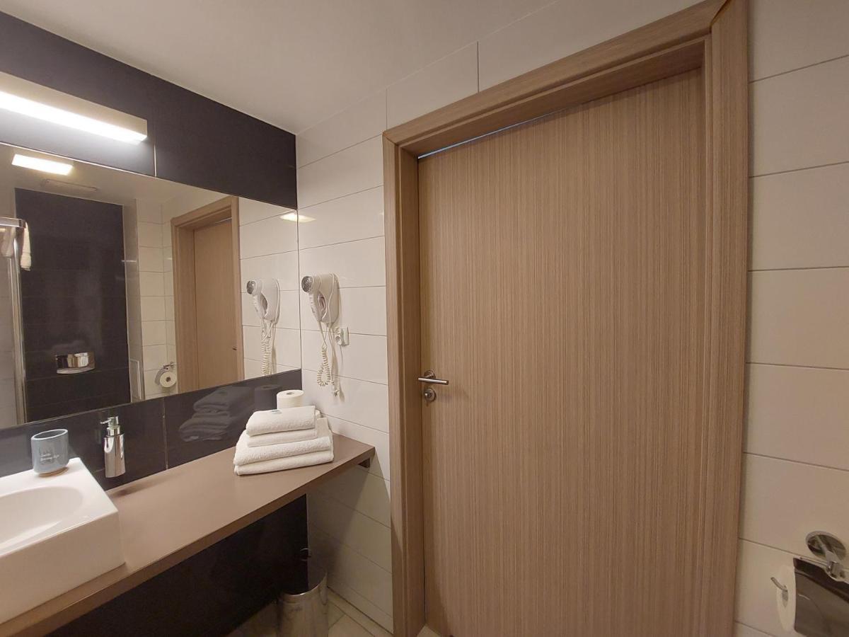 Apartament Sienna Czarna Gora Ischgl 18 Екстериор снимка